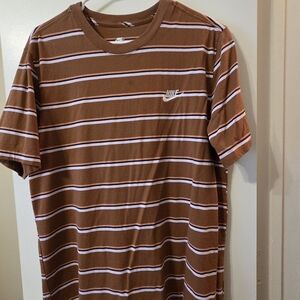 Nike Men's Brown and White Striped Tee